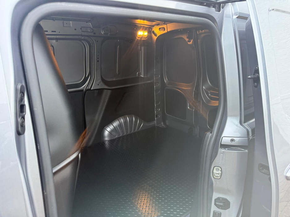 2024 Opel Combo SPORT L1H1-1.5 100PS D-6SP NO VAT! €23,450