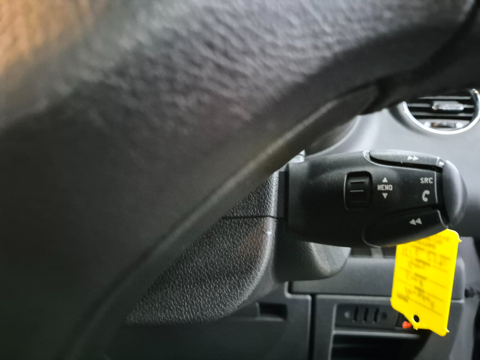 2016 Peugeot 5008 - image 10