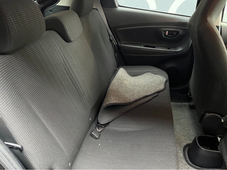 2018 Toyota Vitz - image 11