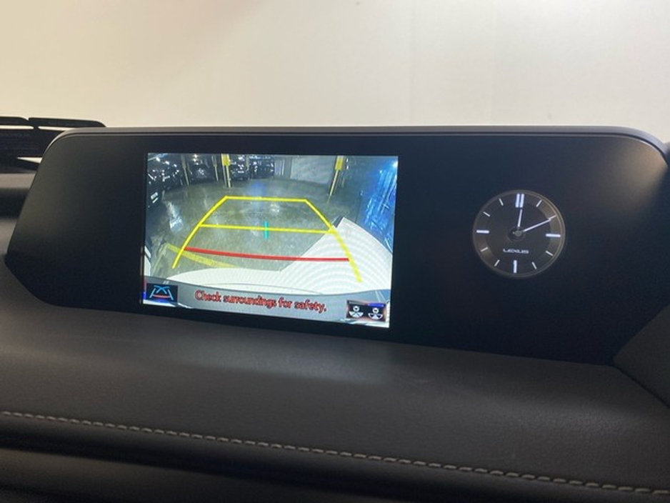 2022 Lexus UX 250 H Dynamic €36,950