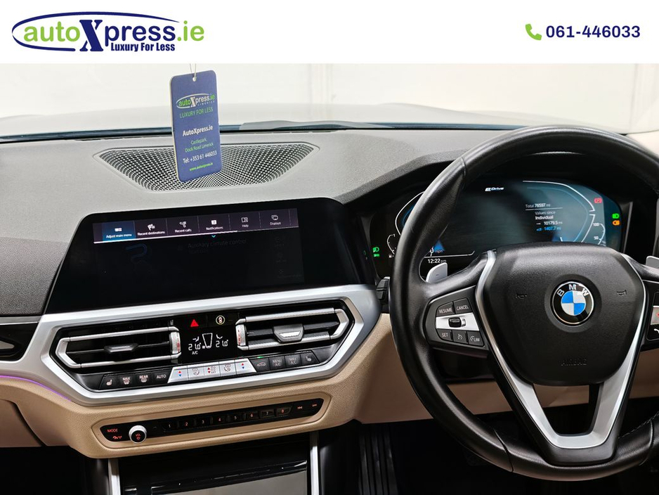 2021 BMW 3 Series - image 32