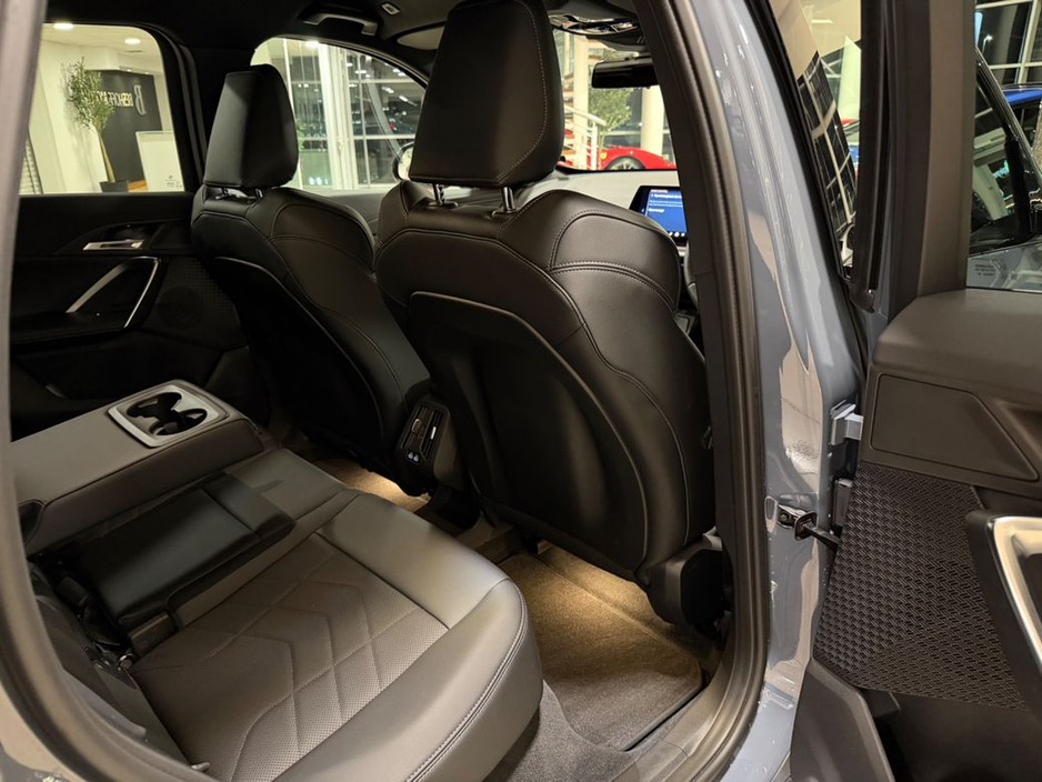 2025 BMW X1 - image 26