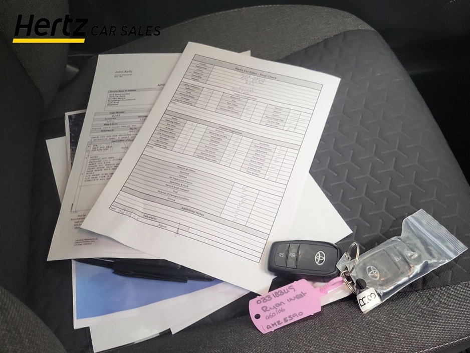 2023 Toyota Yaris Cross - image 25