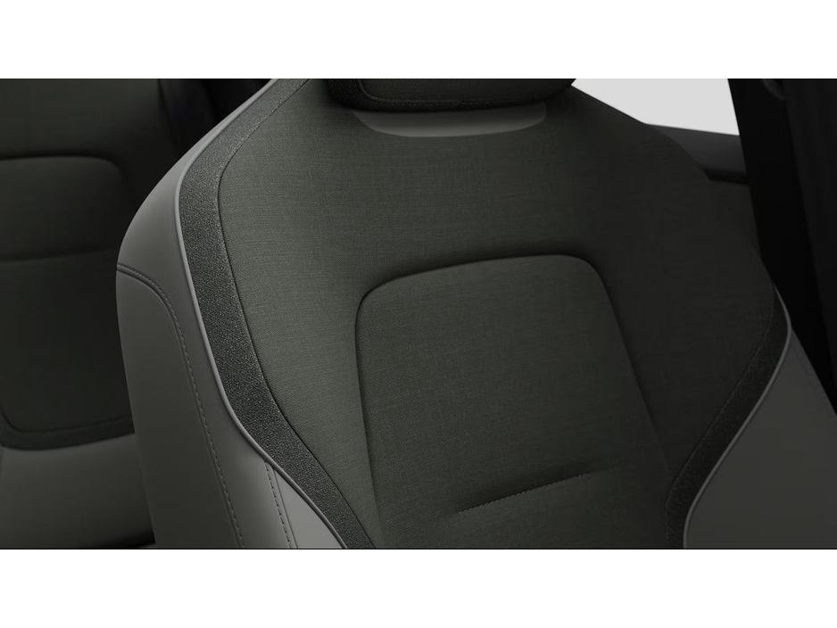 2026 Volvo EX30 - image 15