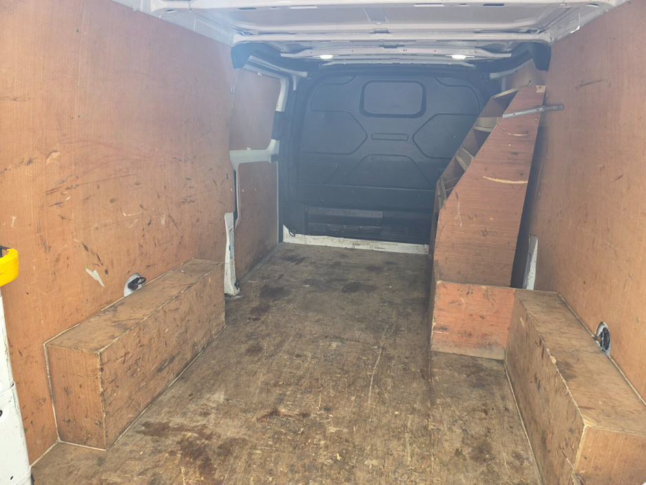 2021 Ford Transit - image 6