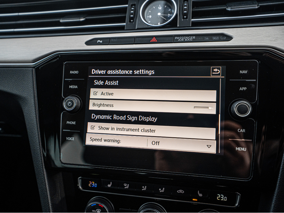 2019 Volkswagen Passat 2019 VW Passat Highline Auto/High spec/1yr warrant €25,888