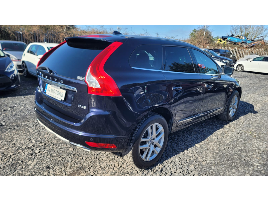 2016 Volvo XC60 - image 6