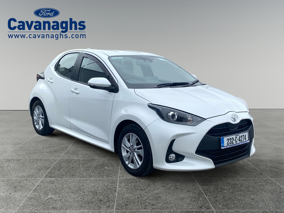 2023 Toyota Yaris - image 6