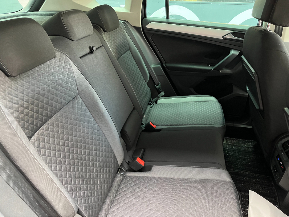 2018 Volkswagen Tiguan - image 13