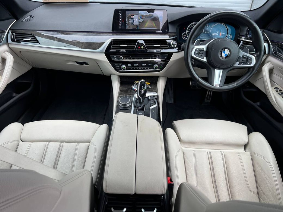 2017 BMW 5 Series - image 10