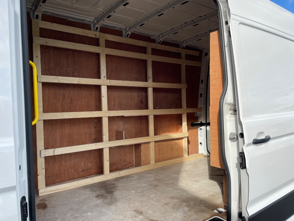 2022 Volkswagen Crafter - image 25