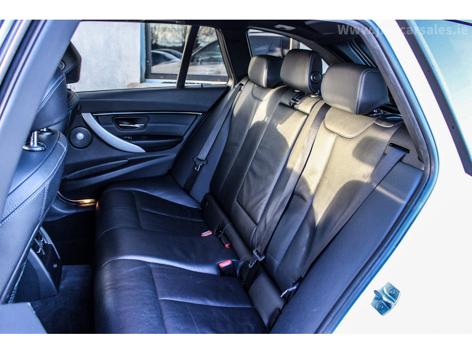 2018 BMW 3 Series  €23,995