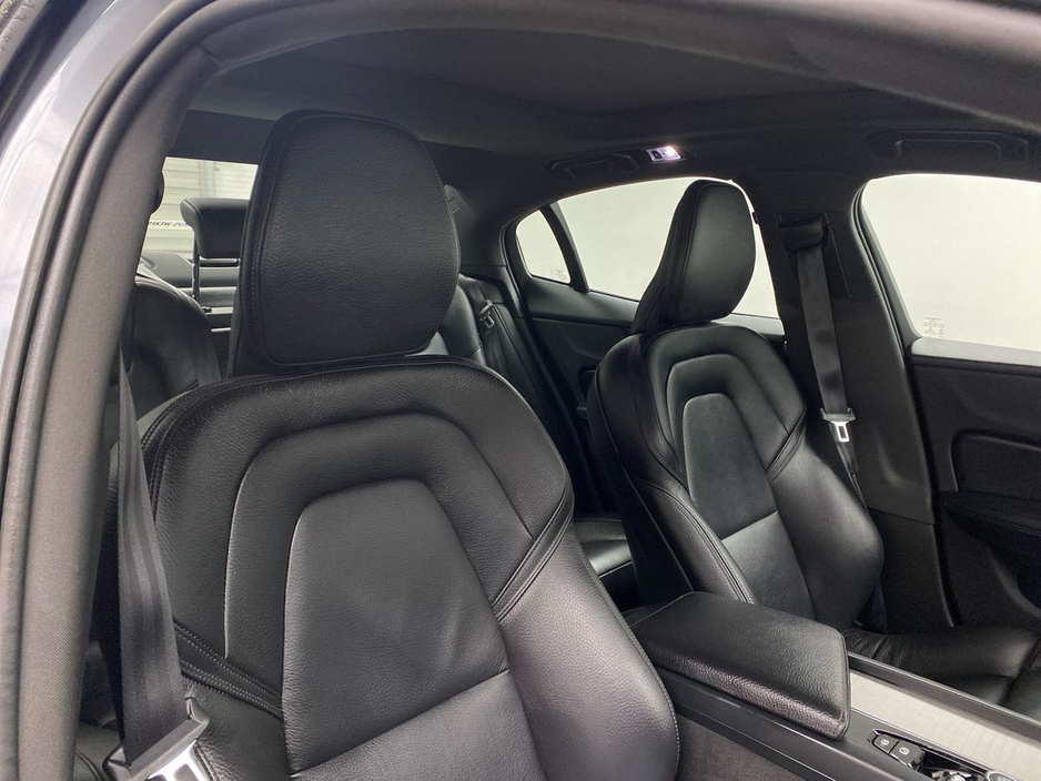 2019 Volvo S60 T5 (250hp) R-Design Auto €25,995