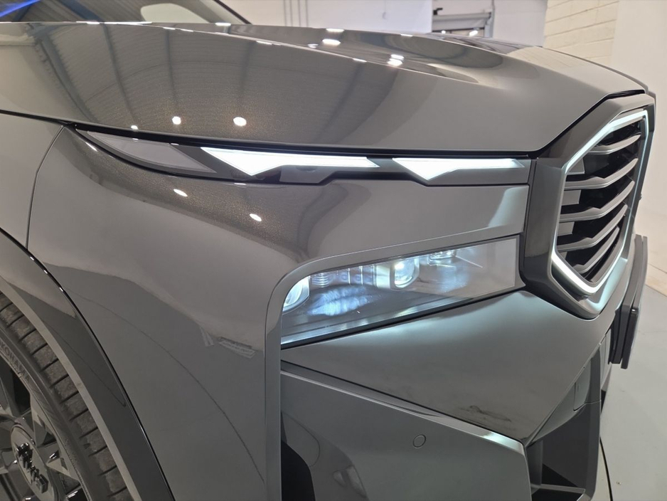 2026 BMW XM - image 21