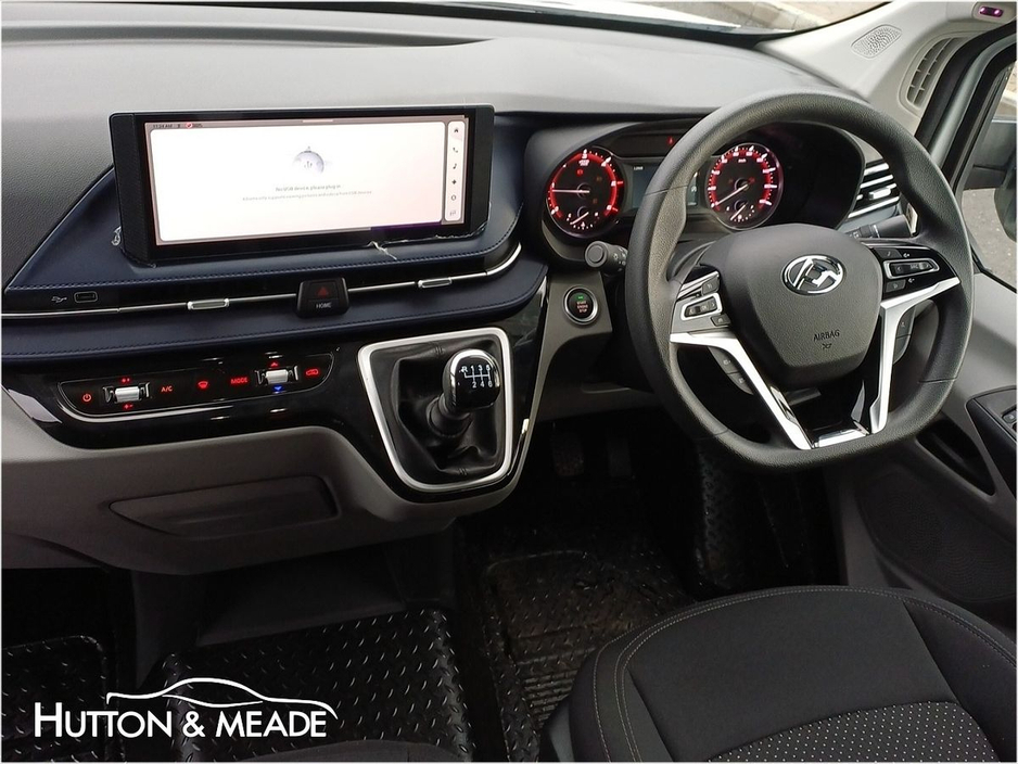 2026 Maxus Deliver 9 Luton Body with Tail Lift