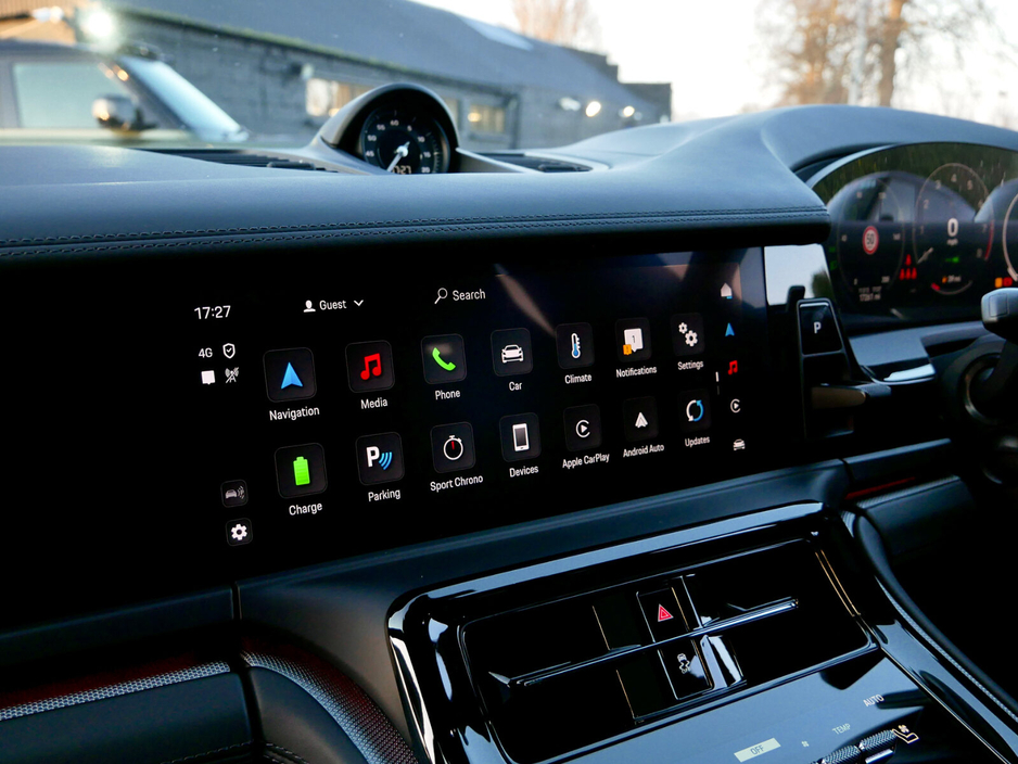 2024 Porsche Panamera - image 32