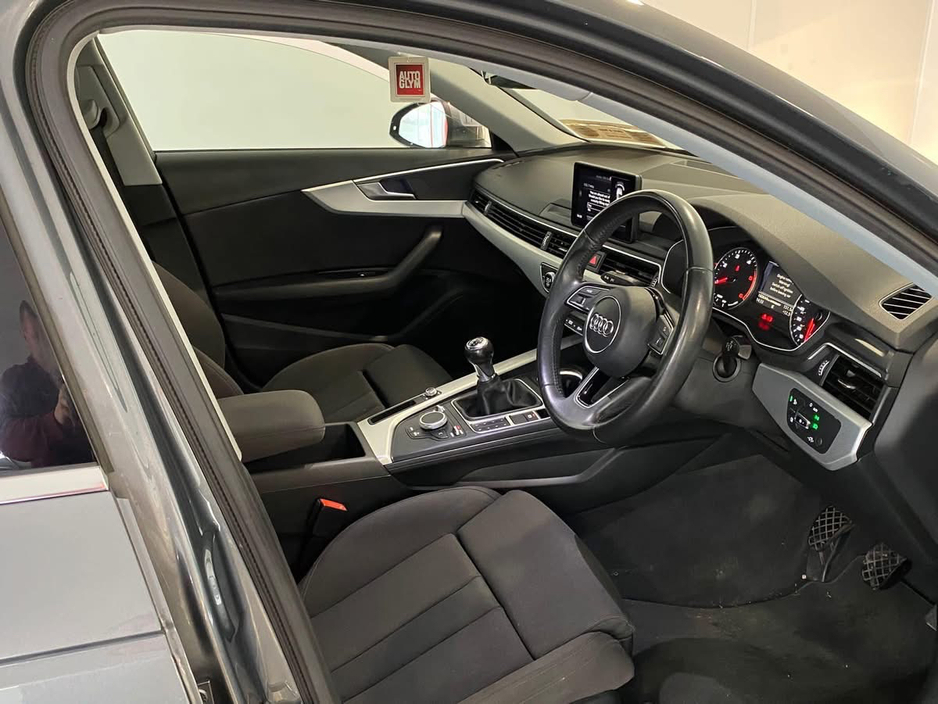 2015 Audi A4 - image 9