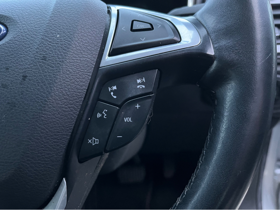 2020 Ford Mondeo - image 13