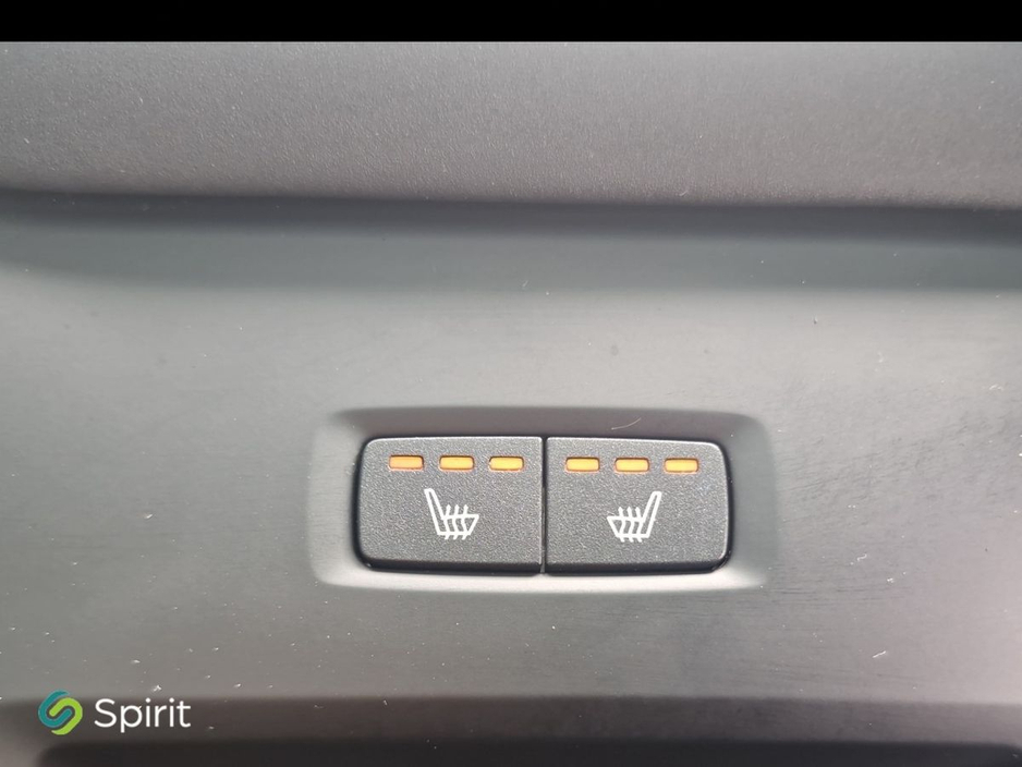 2025 Volvo XC60 - image 14