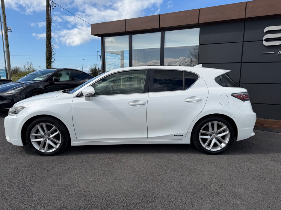2014 Lexus CT 200 h - image 5