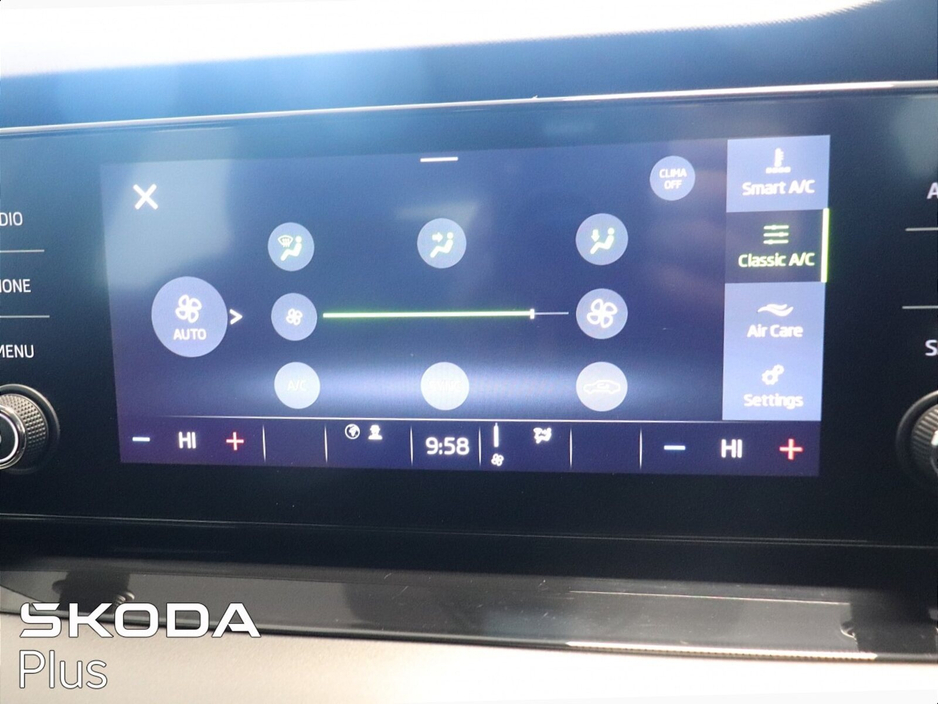 2023 Skoda Octavia - image 18