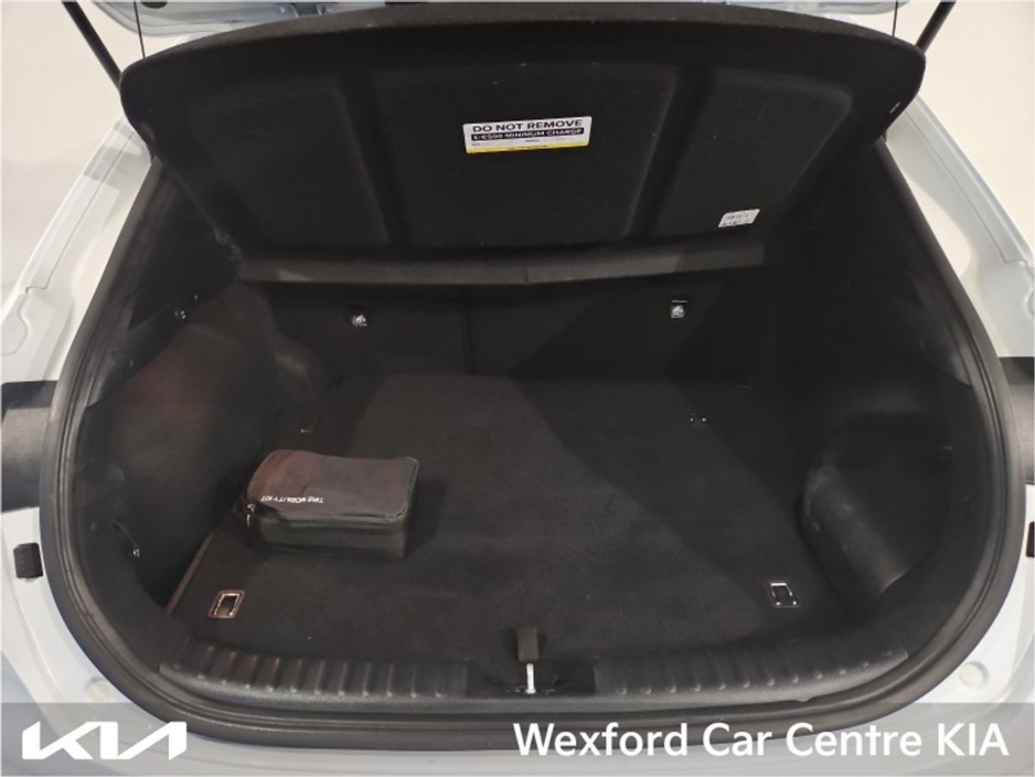 2023 Kia XCeed - image 12