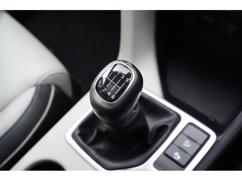 2020 Kia Sportage - image 16