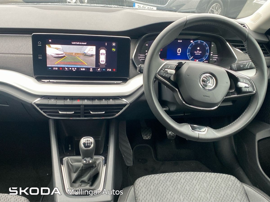 2024 Skoda Octavia - image 2