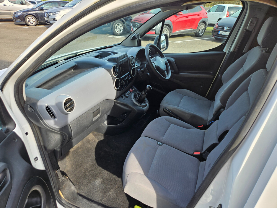 2016 Peugeot Partner - image 6