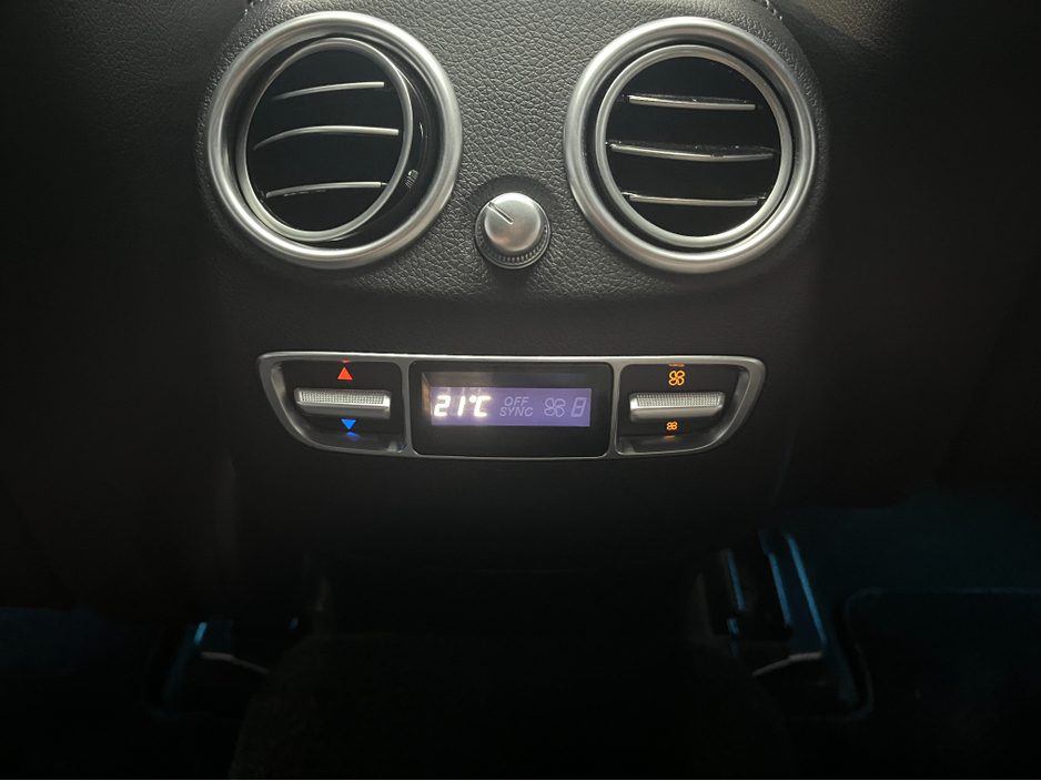 2020 Mercedes-Benz EQC - image 18