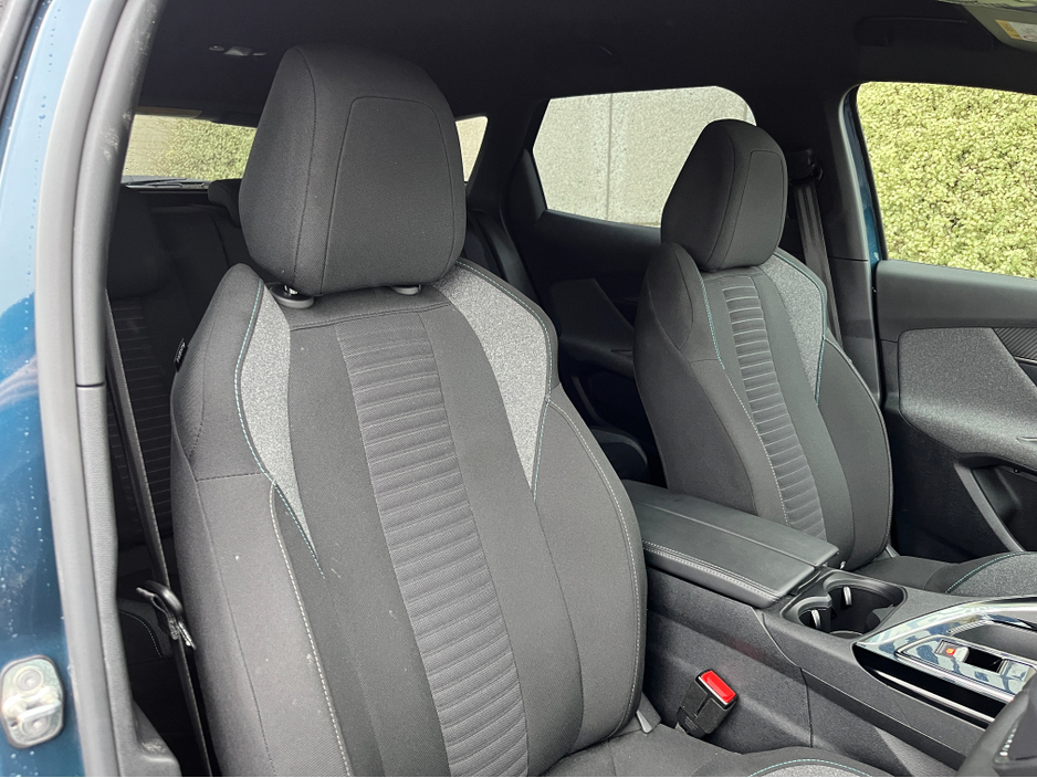 2024 Peugeot 3008 ACTIVE AUTOMATIC PETROL PLUG-IN HYBRID 1.6 //REVERSE CAMERA// €31,950