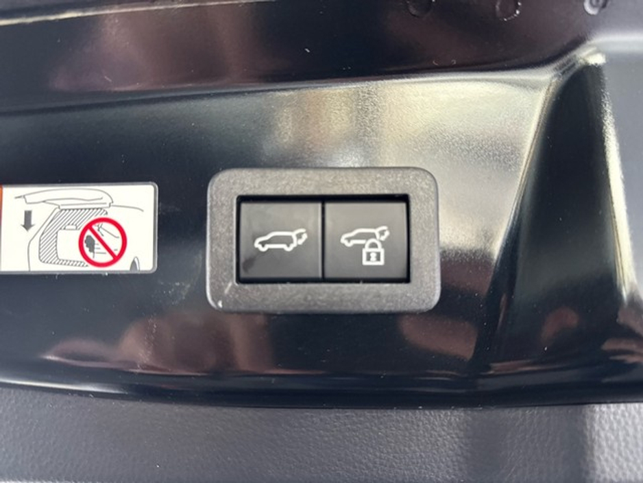 2025 Toyota Prius PLUG-IN HYBRID €37,950