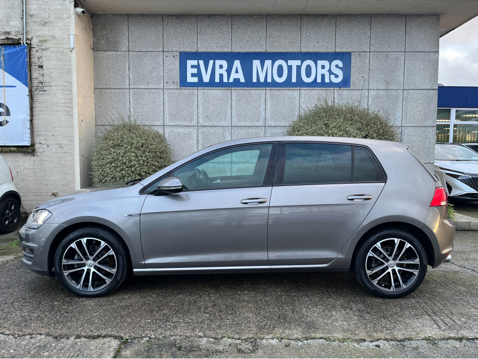 2014 Volkswagen Golf EDITION 40 AUTOMATIC 1.4 PETROL //HALF LEATHER SEATS//HEATED SEATS//REVERSE CAMERA//ADAPTIVE CRUISE CONTROL//KEYLESS ENTRY// €13,950