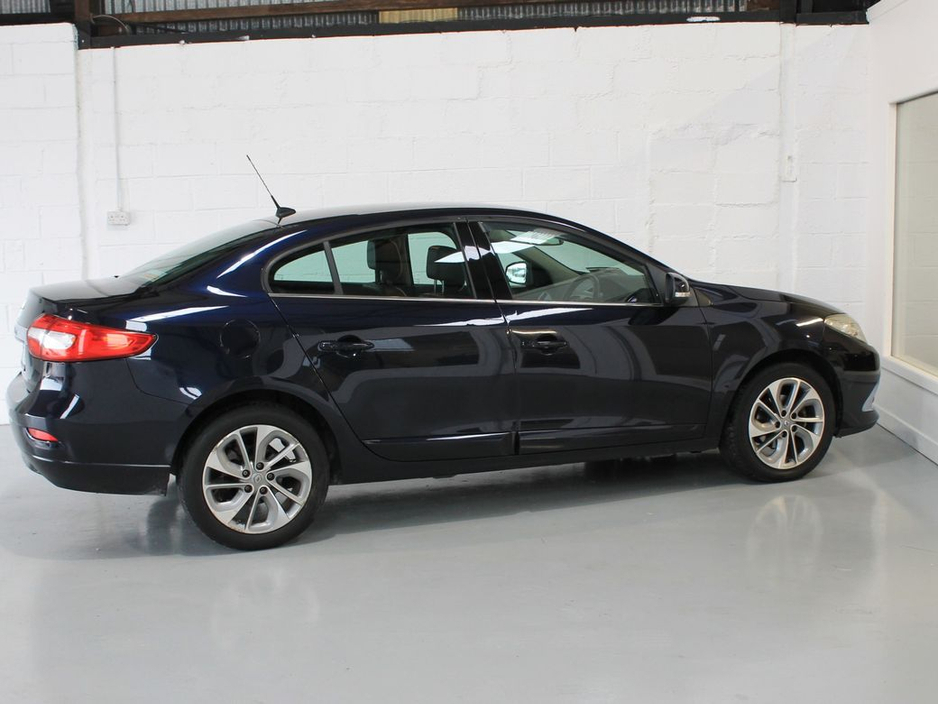 2015 Renault Fluence - image 5