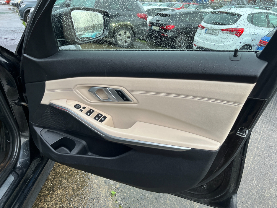 2019 BMW 3 Series 320D SPORT AUTOMATIC 2.0 DIESEL //REVERSE CAMERA//FULL LEATHER HEATED SEATS//CARPLAY// €26,950