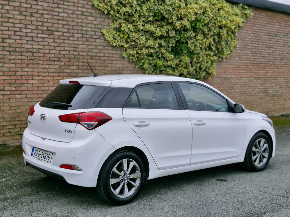 2015 Hyundai i20 - image 11
