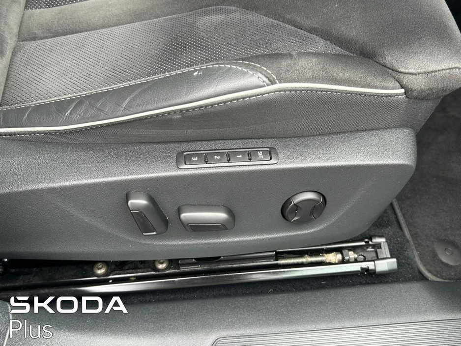 2023 Skoda Enyaq - image 12