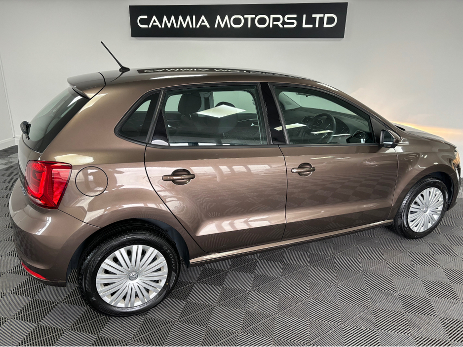 2014 Volkswagen Polo - image 4