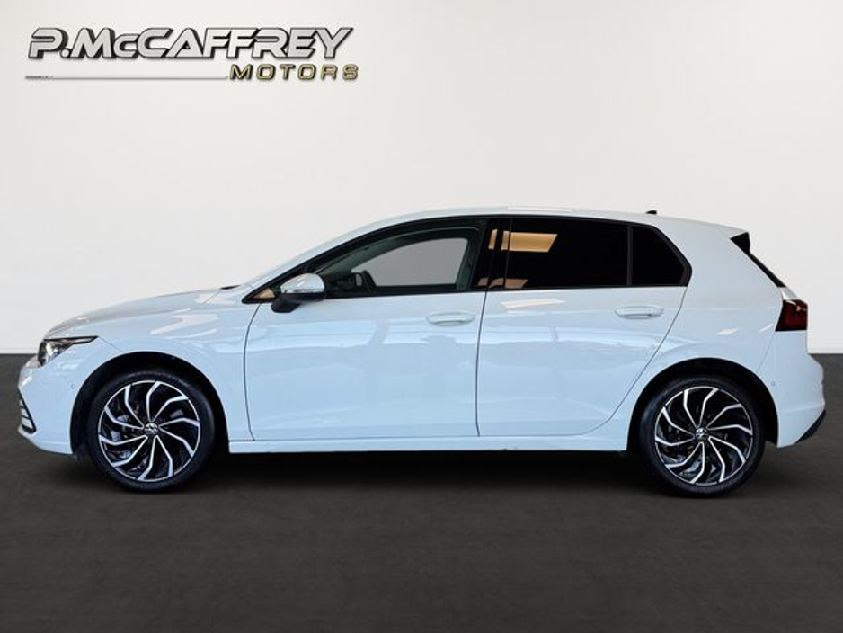 2022 Volkswagen Golf - image 8
