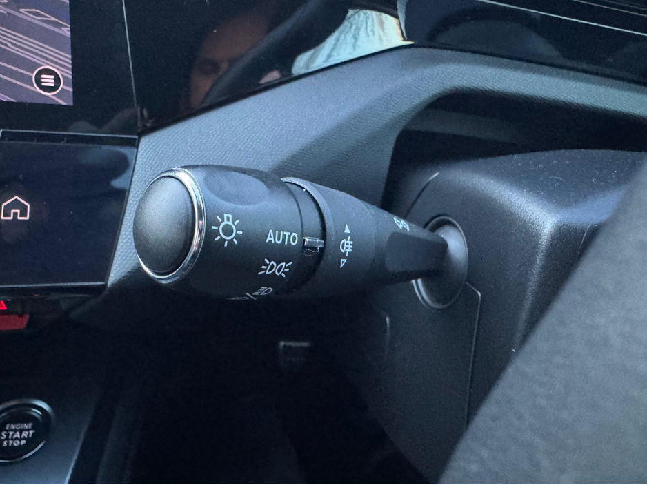 2024 Peugeot 408 ALLURE 1.2 130 AUTOMATIC 6 €30,995