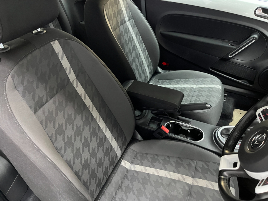 2019 Volkswagen Beetle €17950 2019 VOLKSWAGEN BEETLE DESIGN MASTER 1.2 AUTOMATIC / CRUISE CONTROL / REVERSE CAMERA AND MORE €17,950