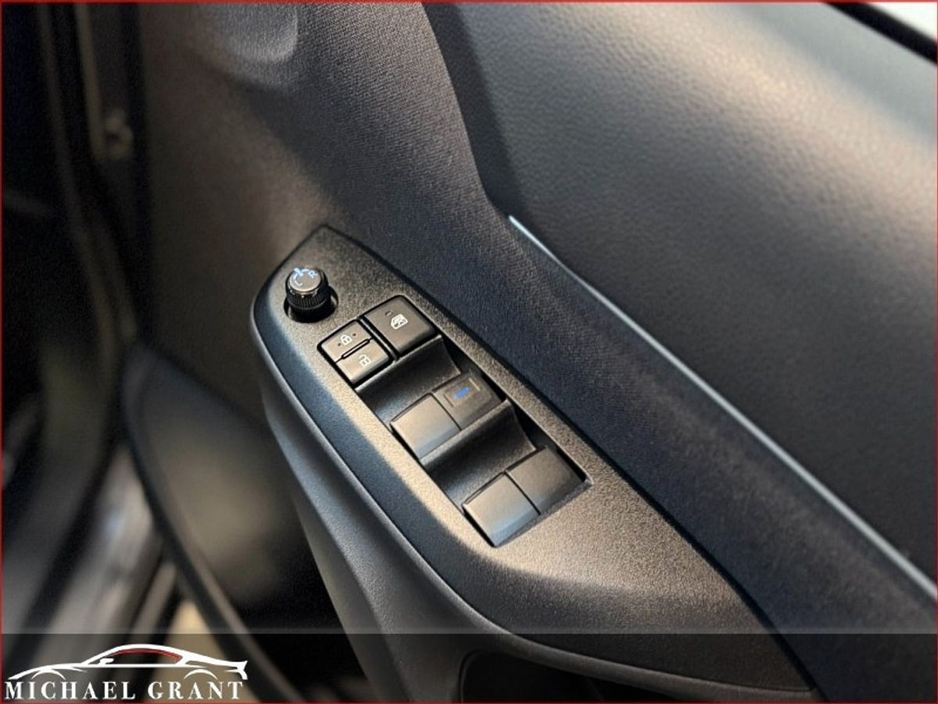 2023 Toyota Yaris Cross 1.5 HYBRID CVT AUTOMATIC LUNA 1 OWNER IRISH CAR €24,900