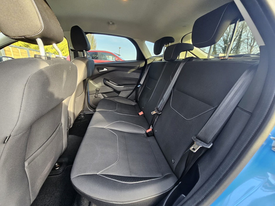 2017 Ford Focus - image 21