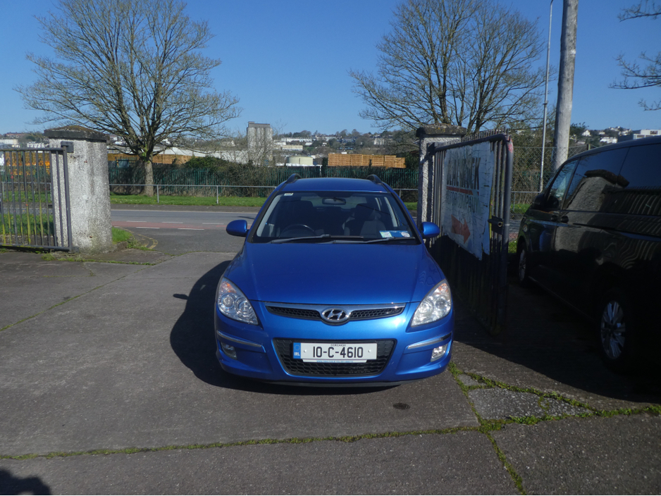 2010 Hyundai i30 - image 2