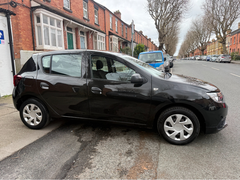2018 Dacia Sandero - image 4