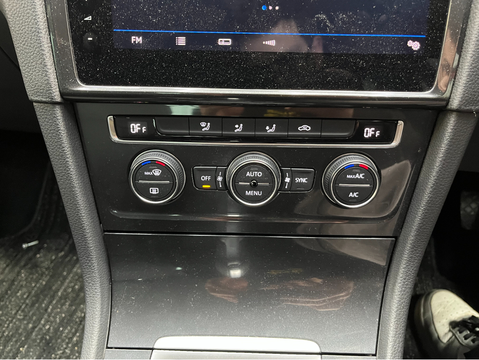 2018 Volkswagen Golf - image 16