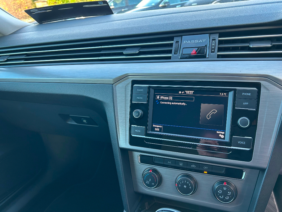 2020 Volkswagen Passat - image 21