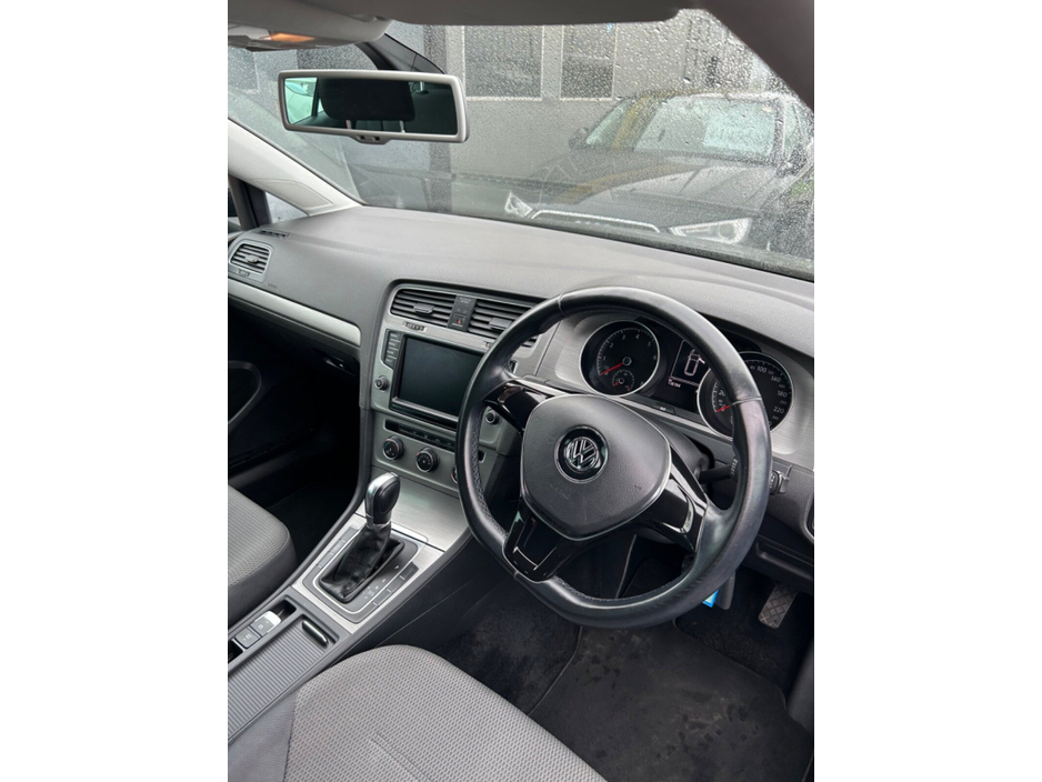 2014 Volkswagen Golf  €10,950