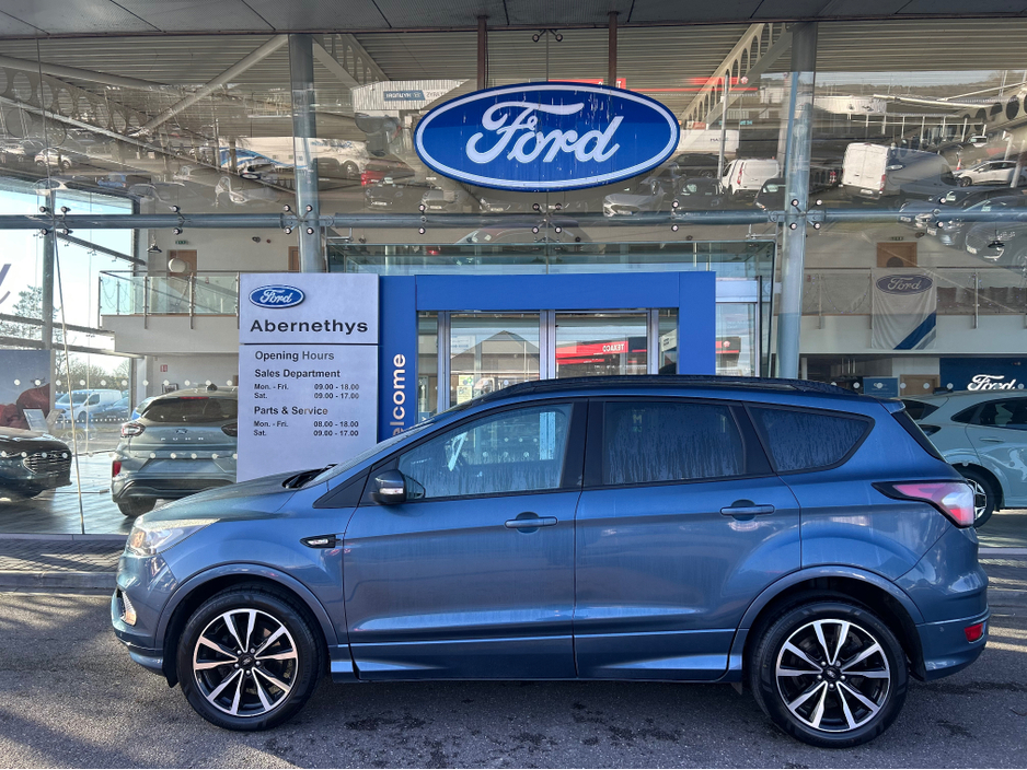 2019 Ford Kuga - image 9