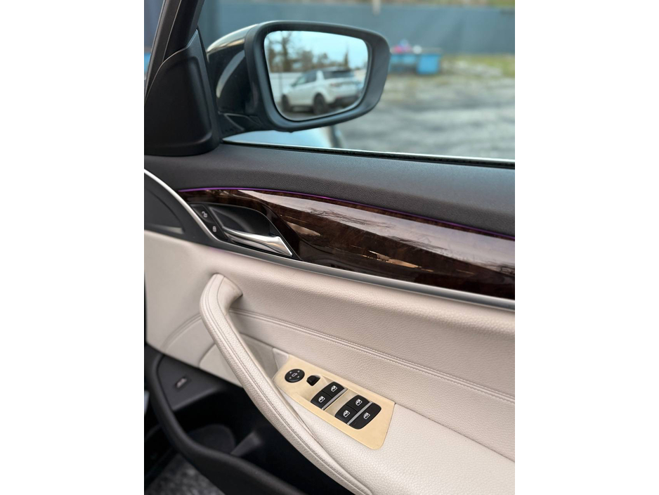 2019 BMW 5 Series - image 15